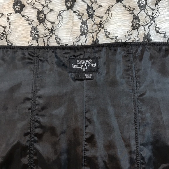 ✨HP✨Vintage Leather & Lace Top Gorgeous Cuffs! - Picture 14 of 16